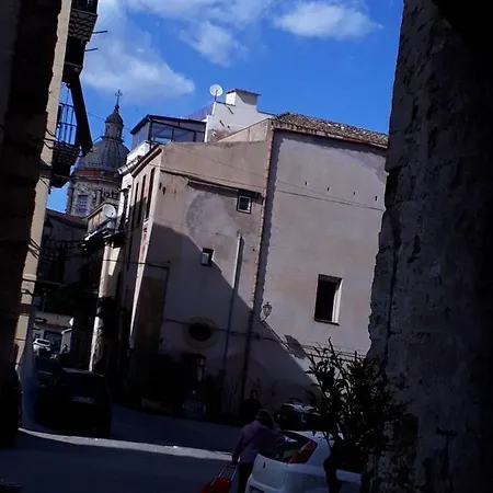 Ballaro Ely House2